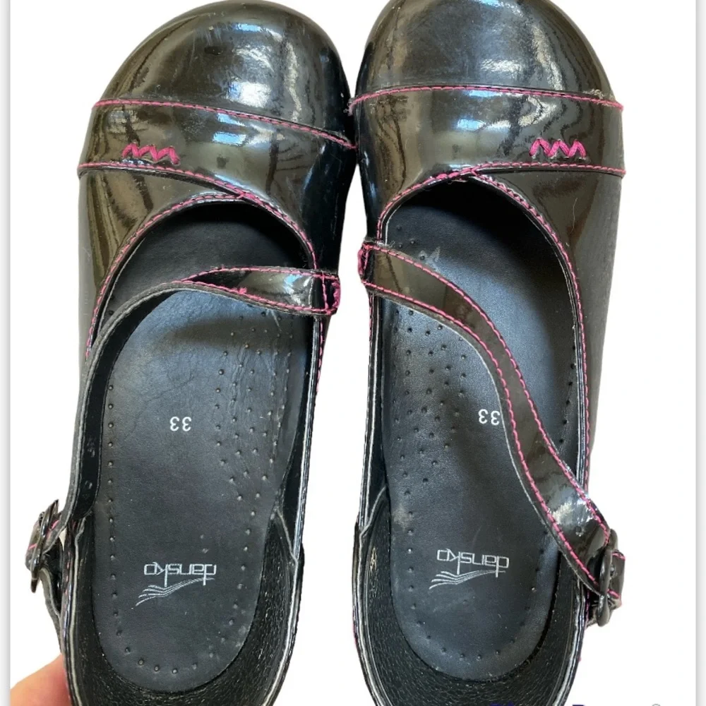 Dansko girls' black patent leather Mary Jane clogs size 33